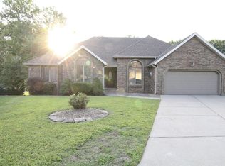 1820 E Richmond Pl, Springfield, MO 65804