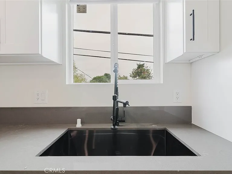 7732 Etiwanda Ave #1/2 — Photo 8