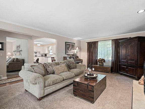 2nd image of 4020 Kioka Ave
