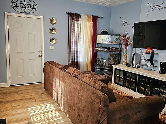 4th image of 1207 Harlan St