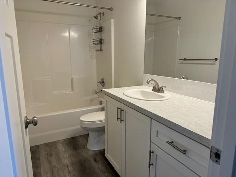 639 SE Reed Market Rd #2 — Photo 10