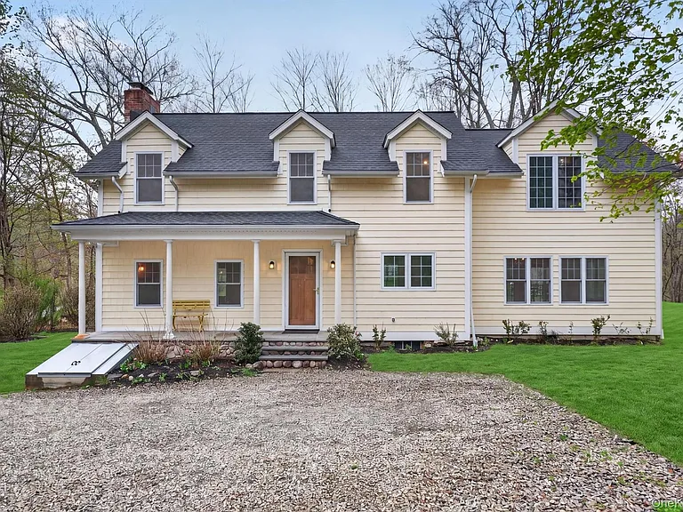 935 Peach Lake Rd — Photo 1