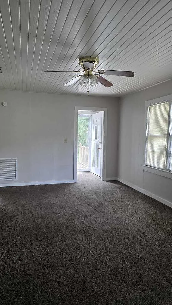2 bed, 1008 sqft, $1,200 — Photo 3