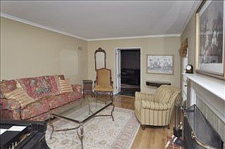 3rd image of 4041 E Hillandale Dr
