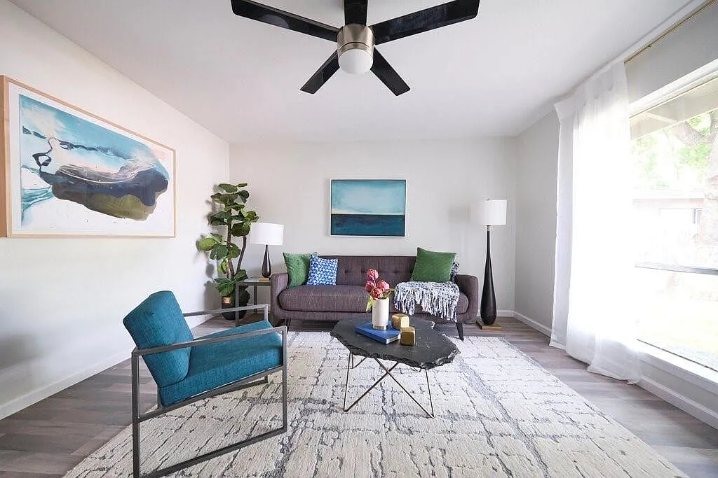 3 bed, 2.0 bath, 1042 sqft, $1,195 — Photo 2
