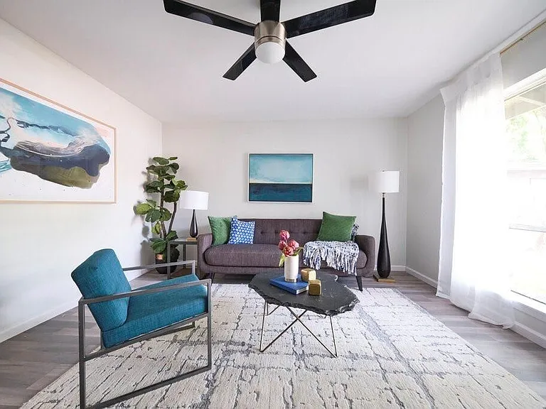 8616 Fireside Dr #B — Photo 2