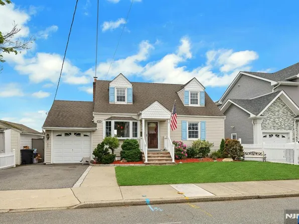 23 William St, Saddle Brook, NJ 07663