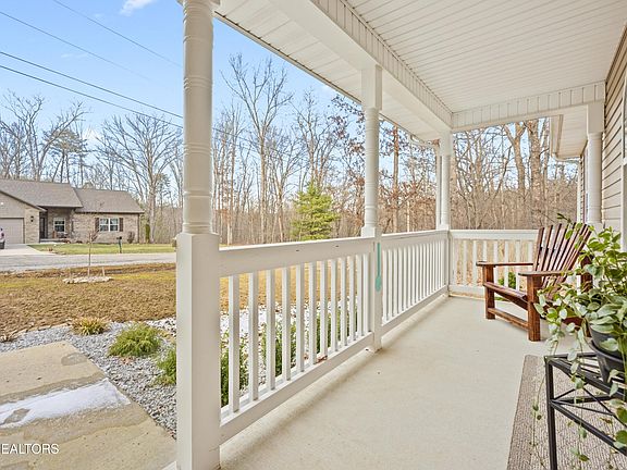 4th image of 139 Hunterwood Ln