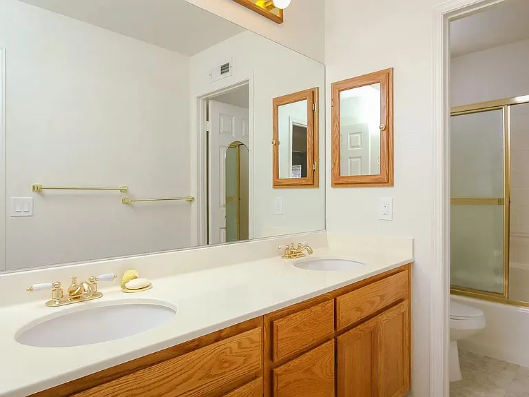 748 Corona Dr — Photo 6