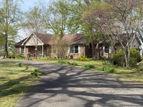 1382 County Road 700 N, Carmi, IL 62821