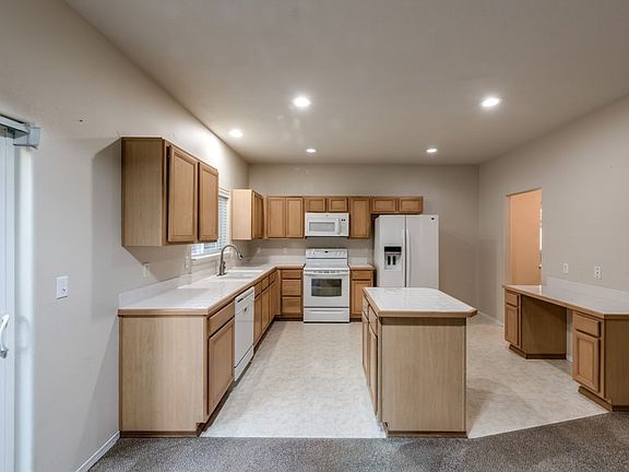 3rd image of 7249 NE Shaleen St