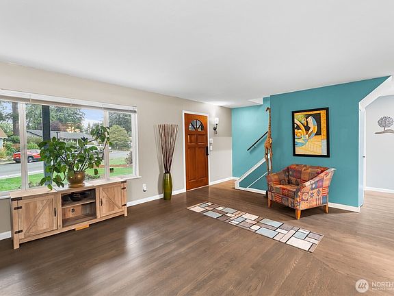 3rd image of 1710 35th Street SE