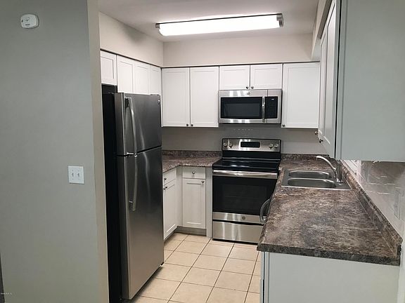 3rd image of 2217 NE 38th St