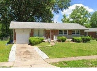 1229 Lang Dr, Saint Louis, MO 63135