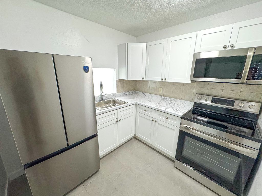 416 SW 1st Ct Unit 1, photo 5