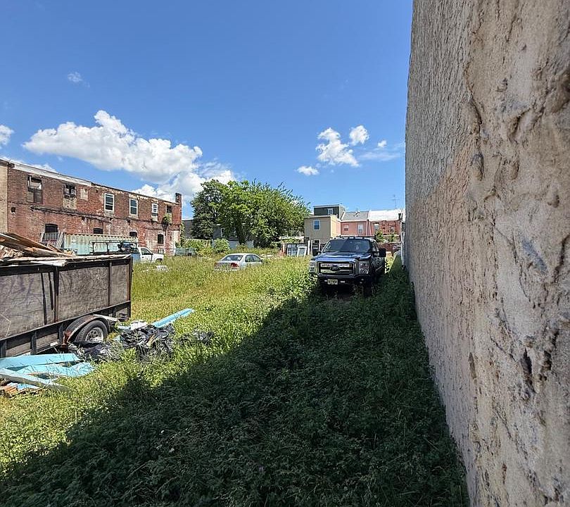 2nd image of 1821 Orthodox St