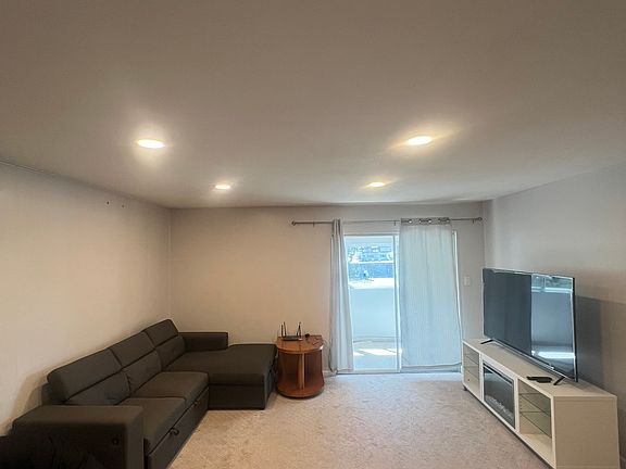 5th image of 3344 Sandy Way APT 27