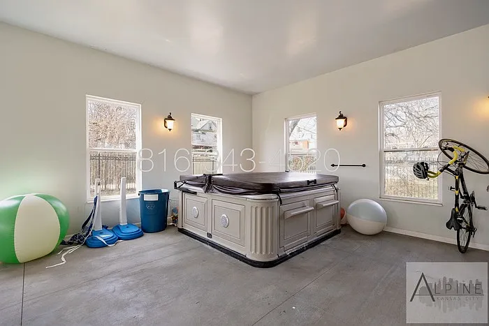 2924 Harrison St — Photo 17