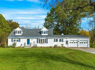 8821 Tibbitts Rd, New Hartford, NY 13413