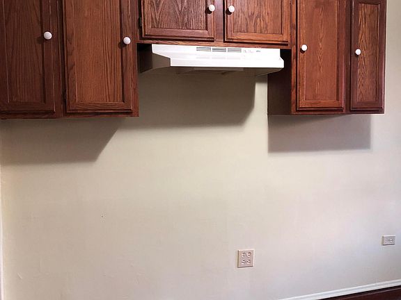 5th image of 1027 N Wood St #2