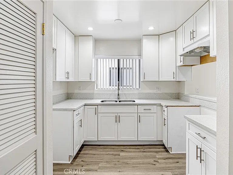 1132 Elm Ave #211 — Photo 6
