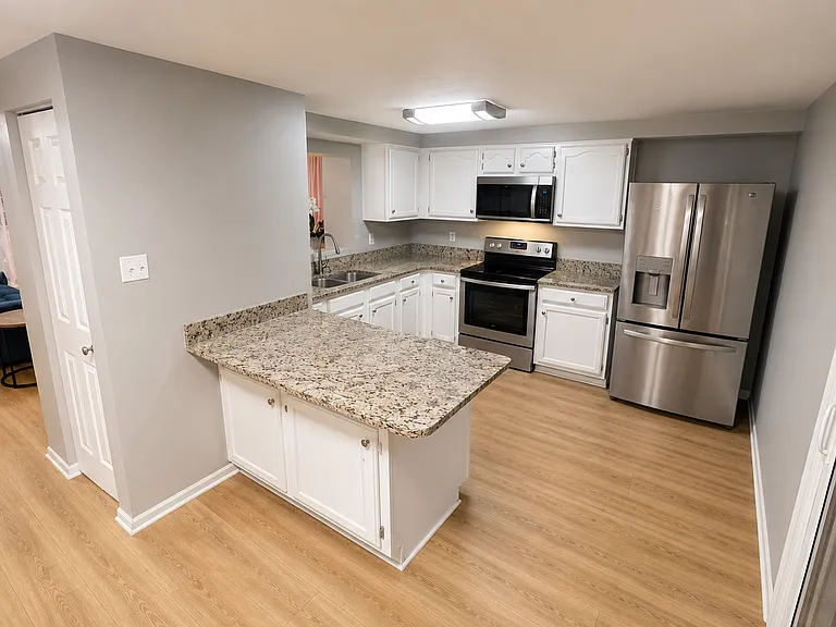 1427 Sedum Sq — Photo 5