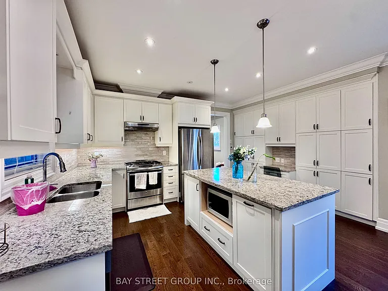 1033 Shaw Dr — Photo 10