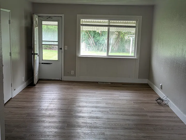 2832 Hiland Ave — Photo 4