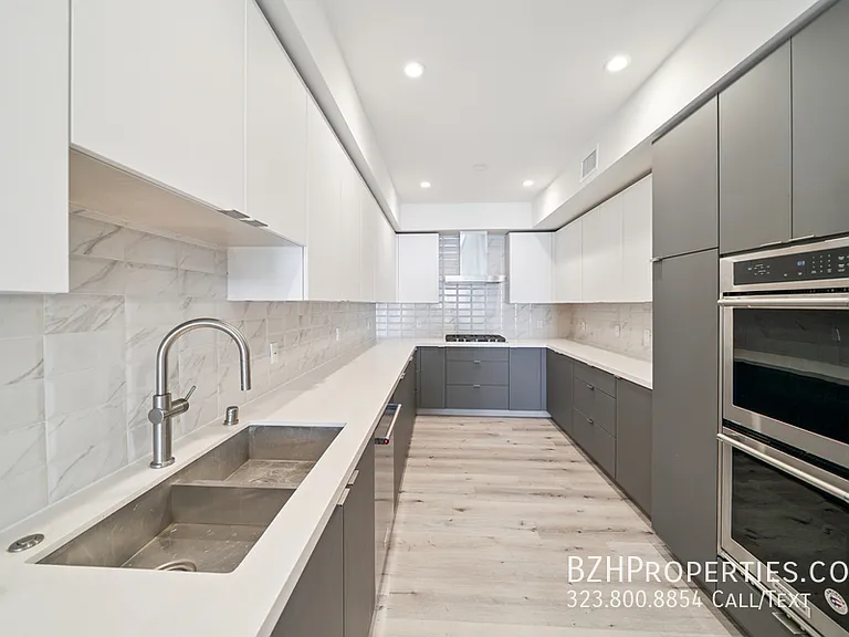 Bedford Twenty - Luxury Condos — Photo 27
