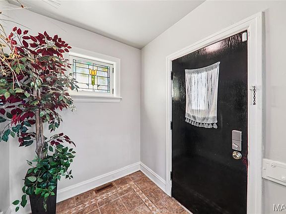 4th image of 5505 Milentz Ave