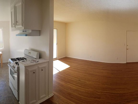 2nd image of 1438 N Fuller Ave #6
