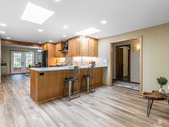 4th image of 3712 159th St E