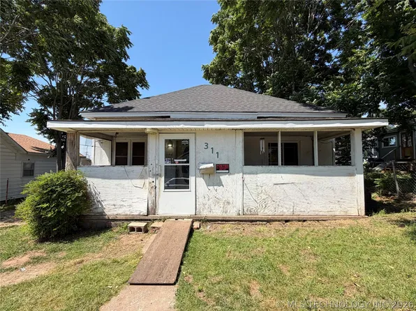 311 E 4th Ave, Bristow, OK 74010