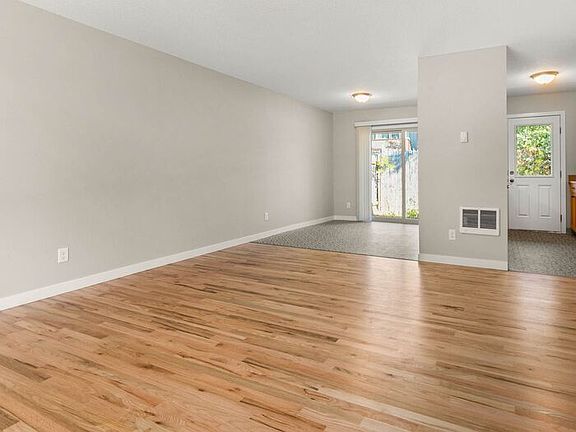 2nd image of 6908 SE 72nd Ave #11440940