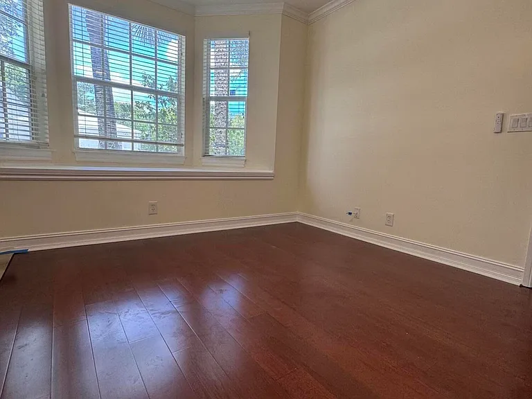 503 N Mallory Cir — Photo 5