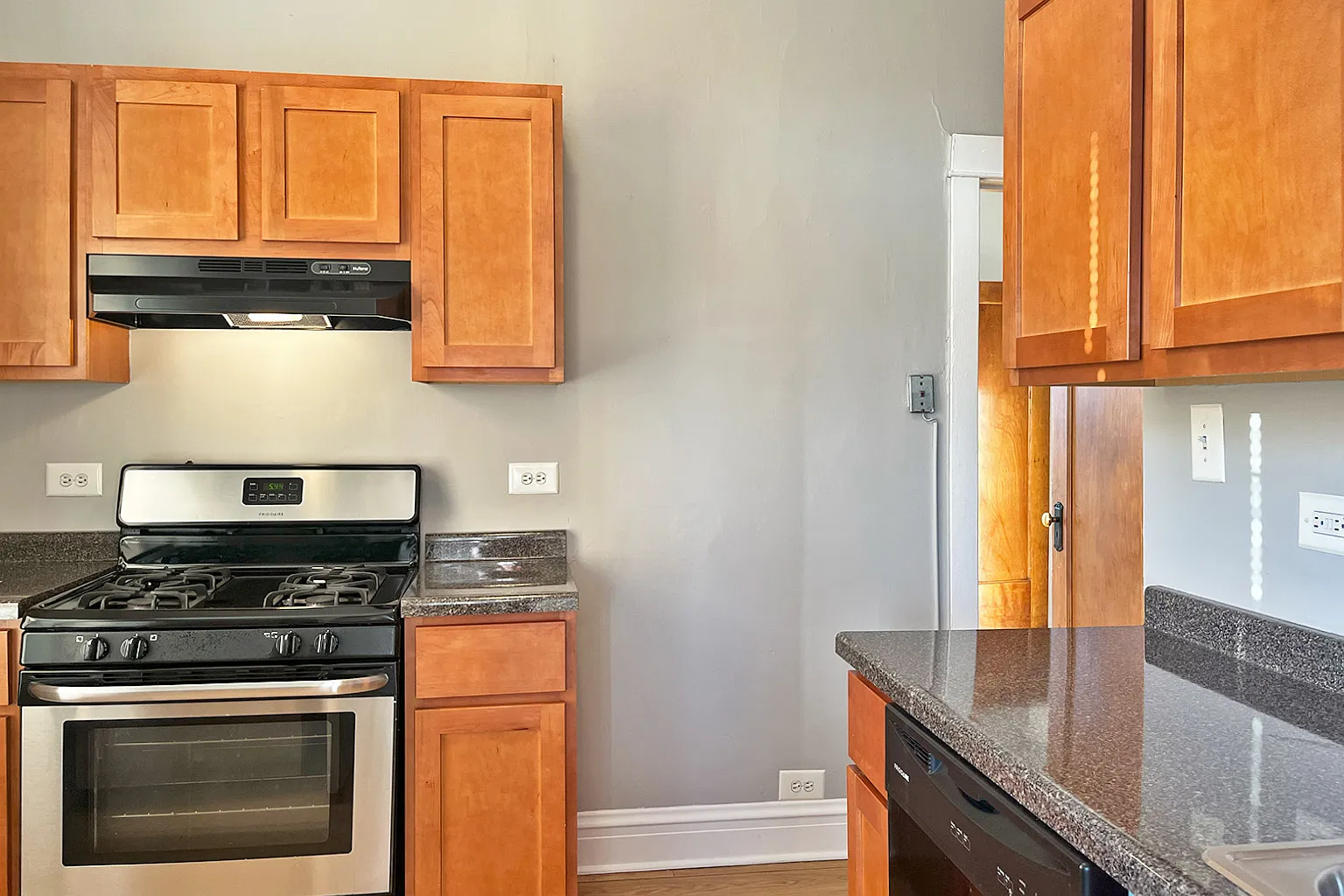 730-734 Carpenter Ave. — Photo 2