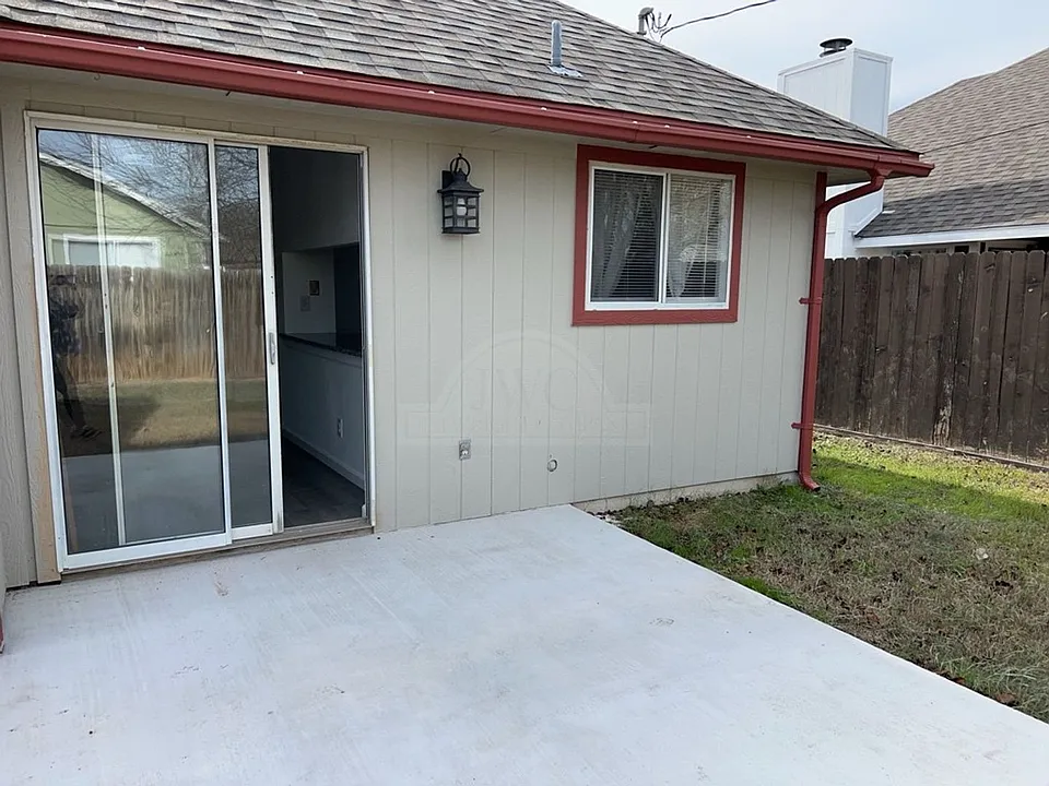 2503 Armadillo Dr