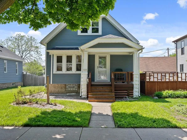 2209 East Vollmer AVENUE, Milwaukee, WI 53207