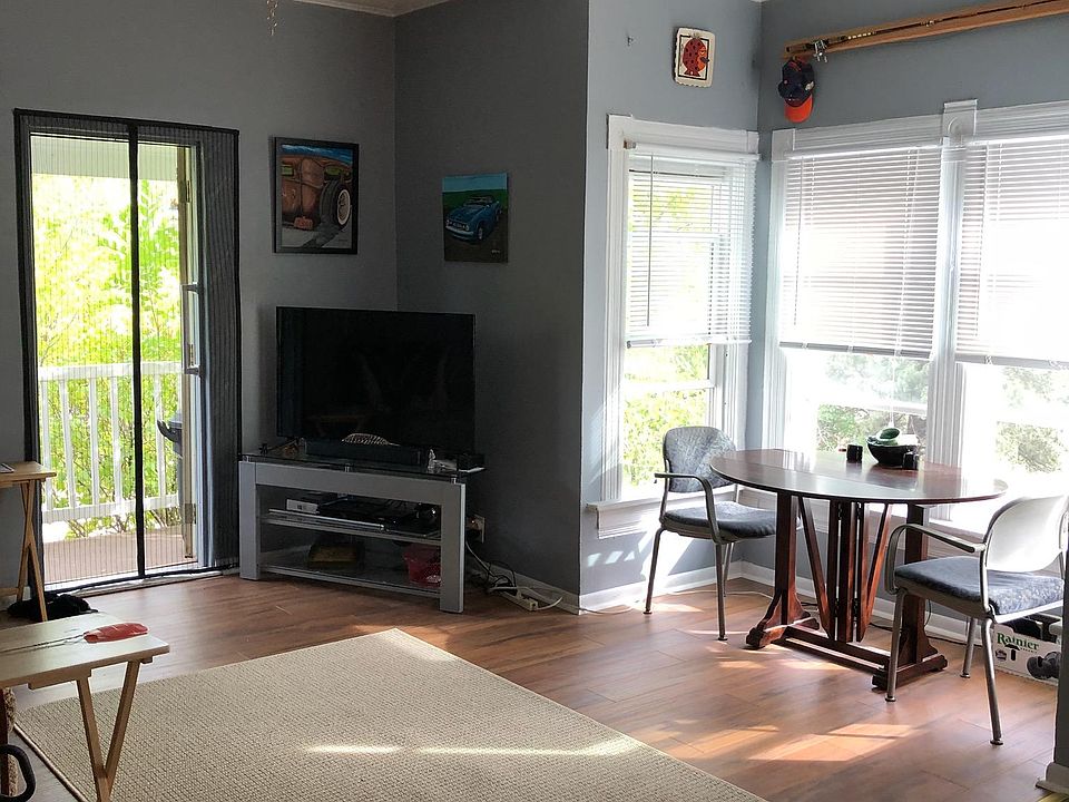 1st image of 2318 Wilson Ave