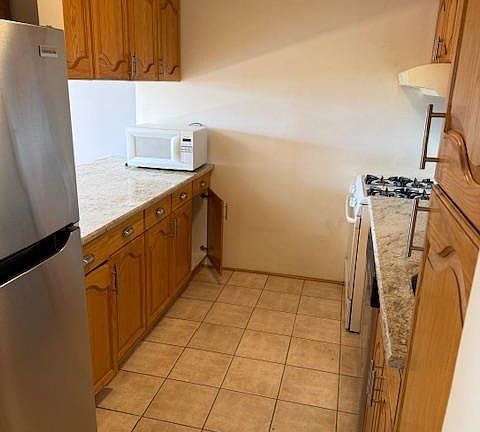 4th image of 72 Park Ave APT 6A