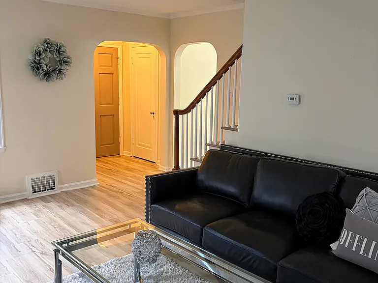 37 Eureka Ave — Photo 5