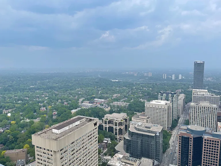 1 Bloor St E #5203 — Photo 7