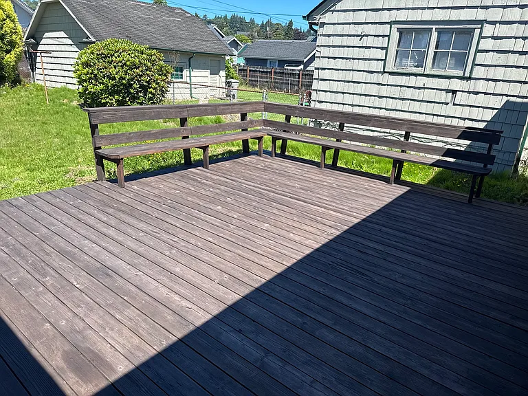 This porch comes with built in seating!