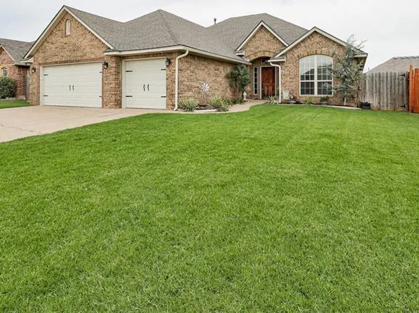 921 Tea Rose Dr, Yukon, OK 73099
