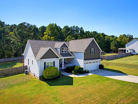 2nd image of 939 Weatherby Ln