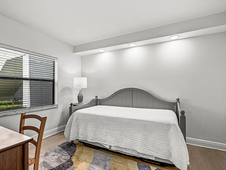 5945 Parkwalk Dr — Photo 19