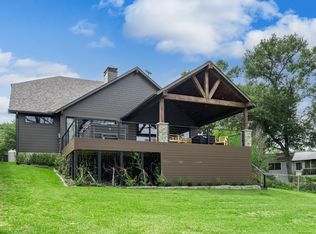 120 Meandering Way, Mabank, TX 75156