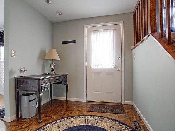 2nd image of 101 Fox Hollow Ct