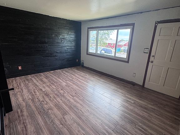 2nd image of 417 Skyway Dr