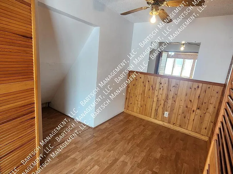 1660 N Arlington Pl #UR — Photo 2
